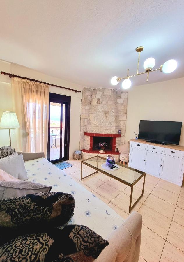Nice Apartment With Amazing Views Kriopigi Room photo